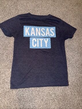 Girls size small 6/7 Kansas City (Royals) Graphic Tee